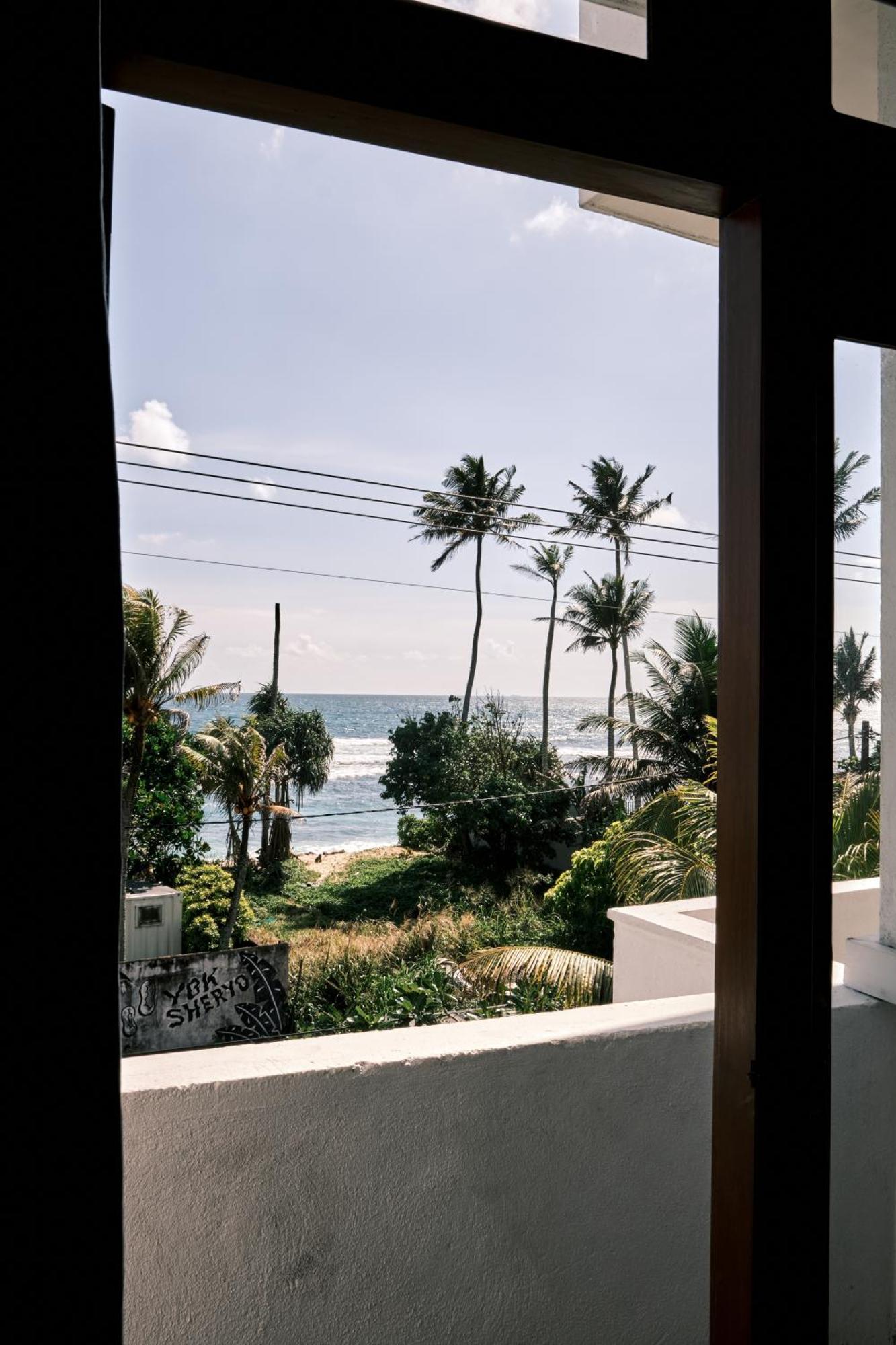 Ruma Surf Hotel Аханґама Екстер'єр фото